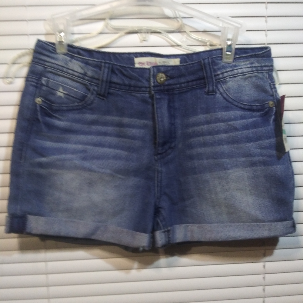 Good nice shorts brand new